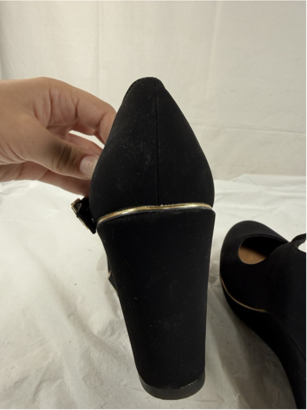 Andiamo Women's pumps wedge Shoes Suede Faux Black Gold Size 9.5M - Picture 12 of 15